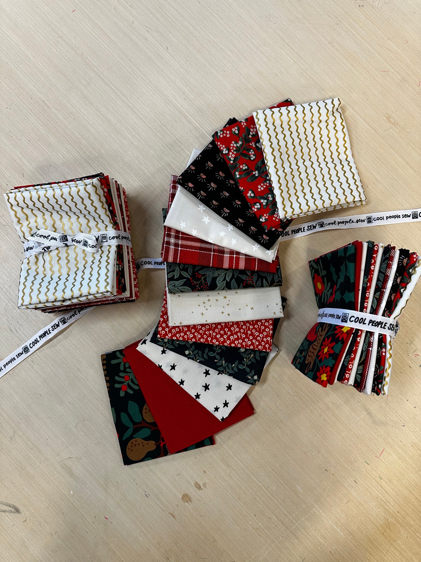 Classic Christmas FQ Bundle