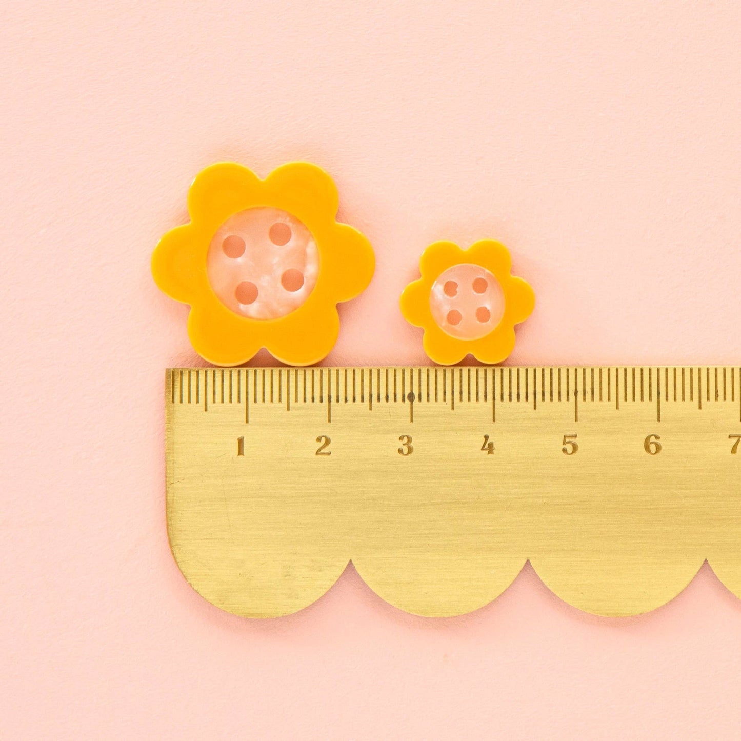 Yellow Daisy Small 5/8" Buttons