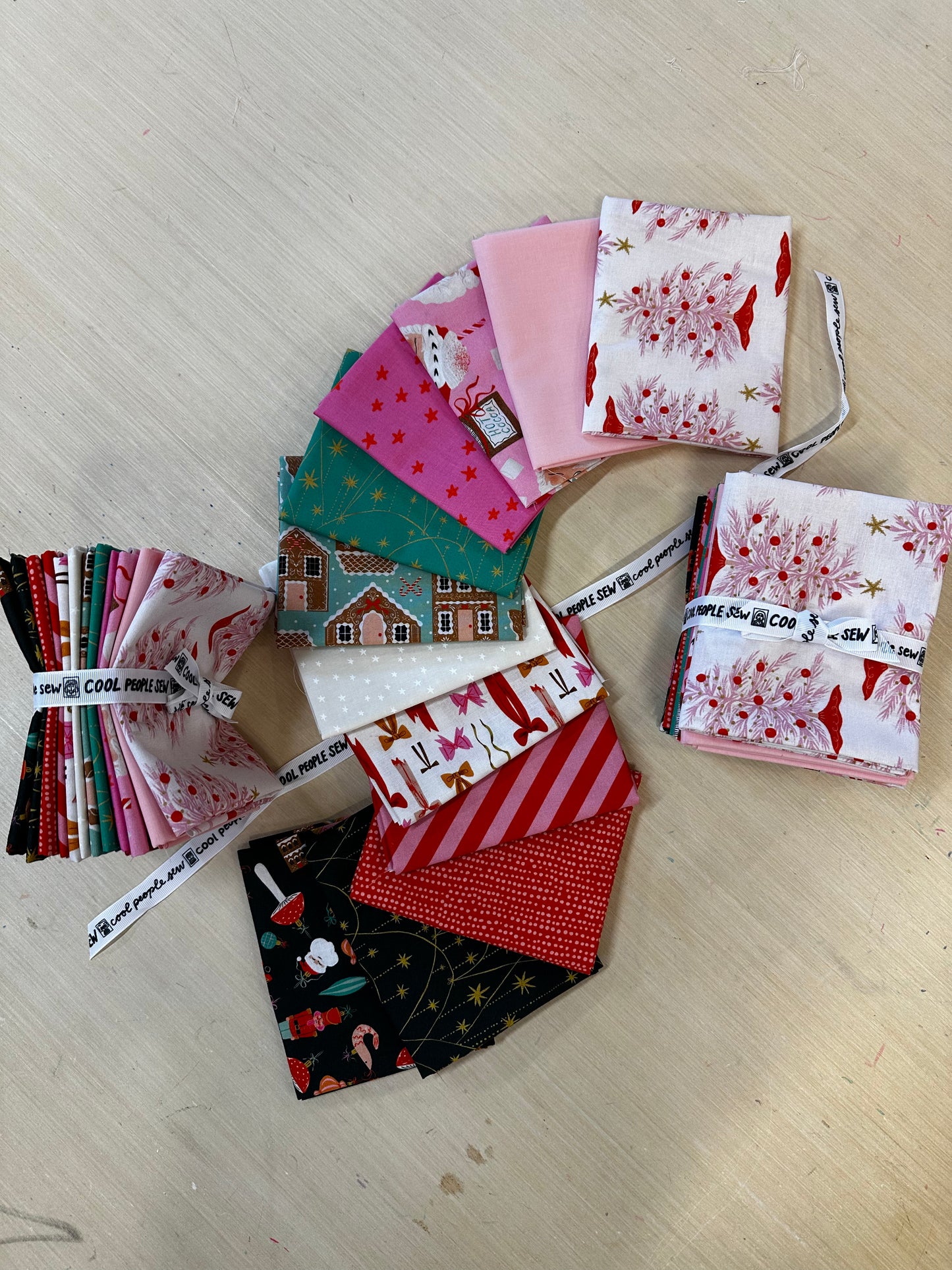 Kitschy Christmas FQ Bundle